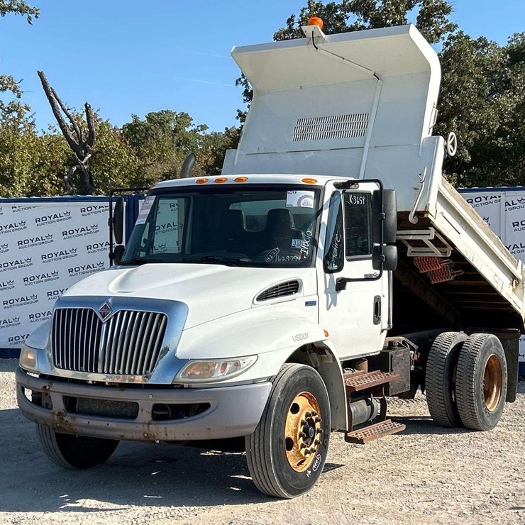 2014 INTERNATIONAL DURASTAR 4300