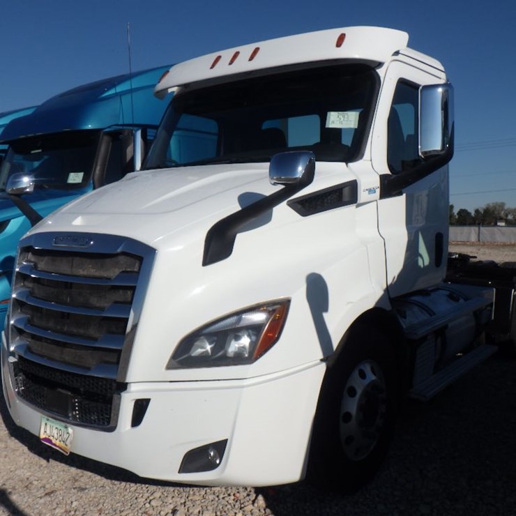2019 FREIGHTLINER CASCADIA 116