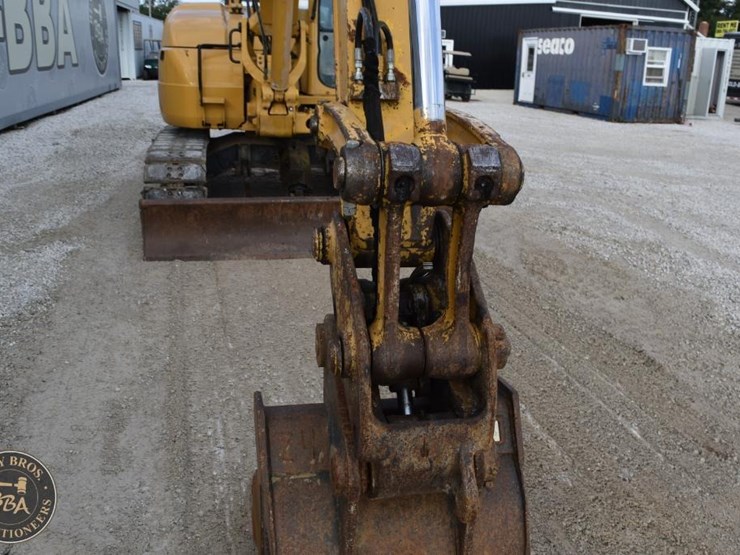 2010-komatsu-pc88mr-8-image-15