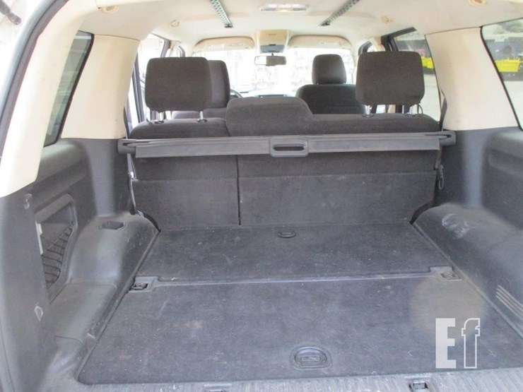 2010-ford-explorer-xlt-image-9