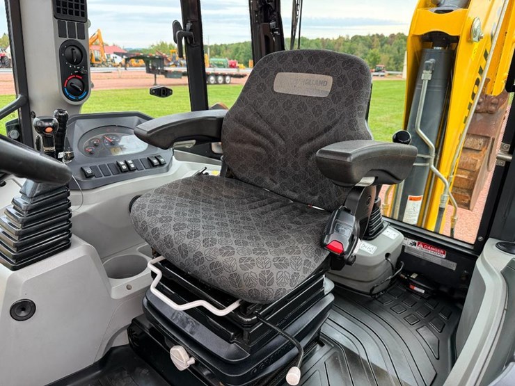 new-holland-b75d-image-45