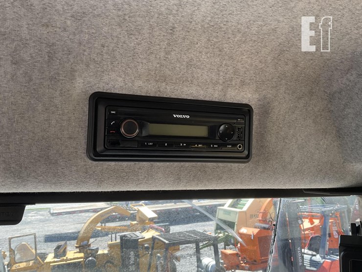 2015-volvo-a25g-image-12