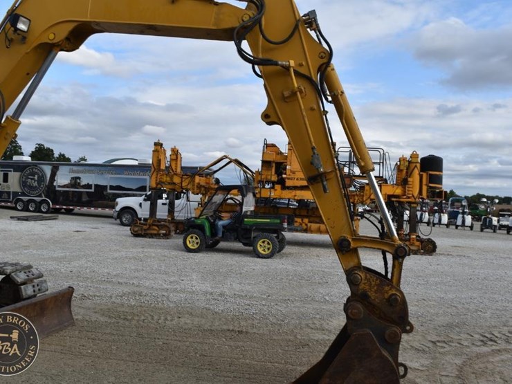 2010-komatsu-pc88mr-8-image-11