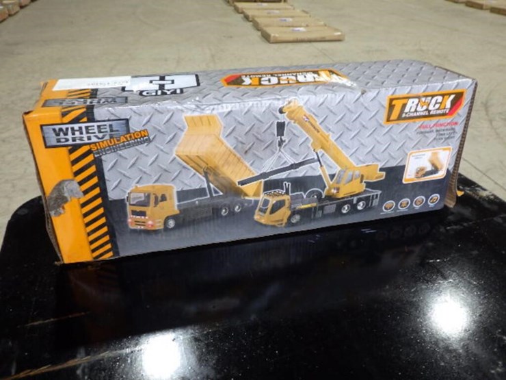 sklp-mixer-truck-toy-image-2