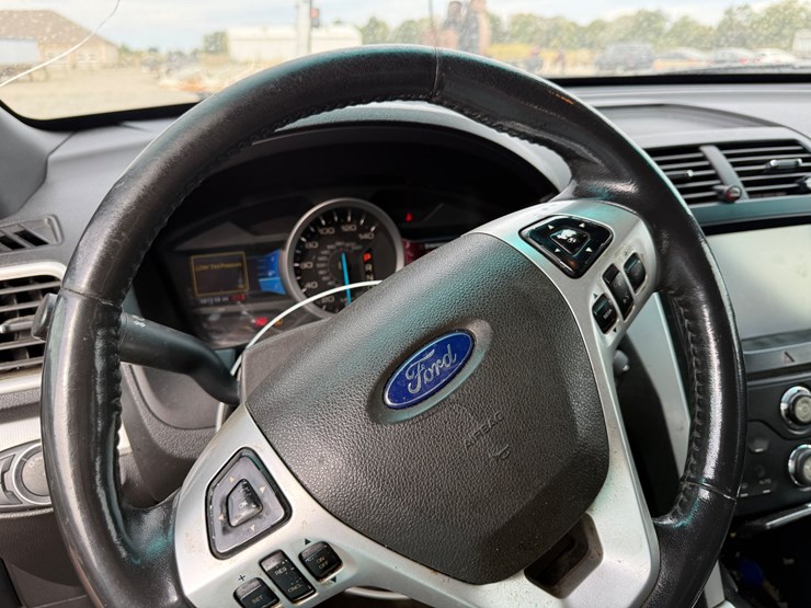 2012-ford-explorer-xlt-image-55