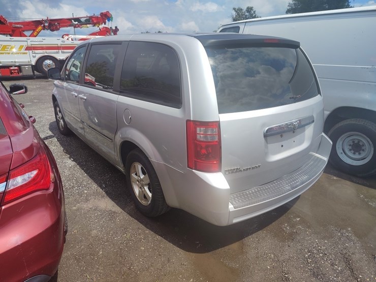 2008-dodge-grand-caravan-image-3