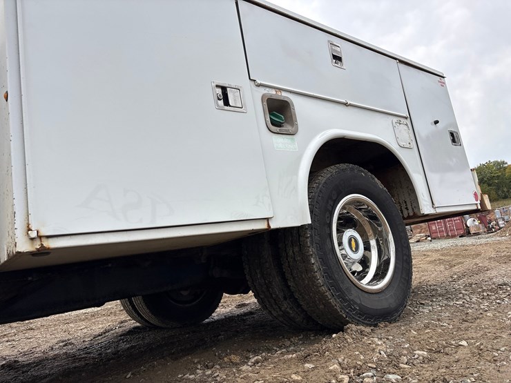 2016-chevrolet-3500-image-50