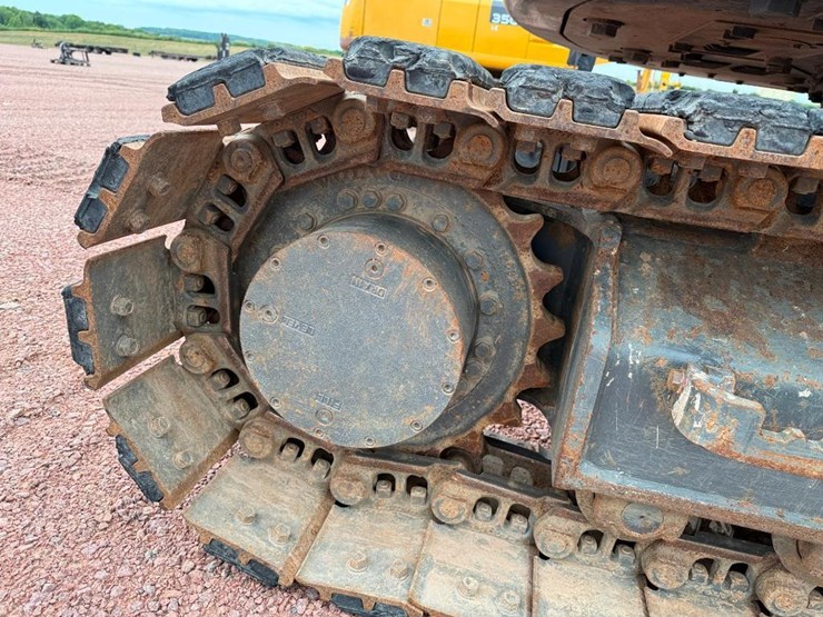 volvo-ecr145el-image-17