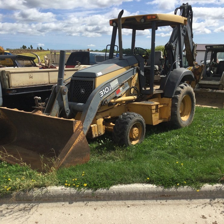 2010 JOHN DEERE 2010