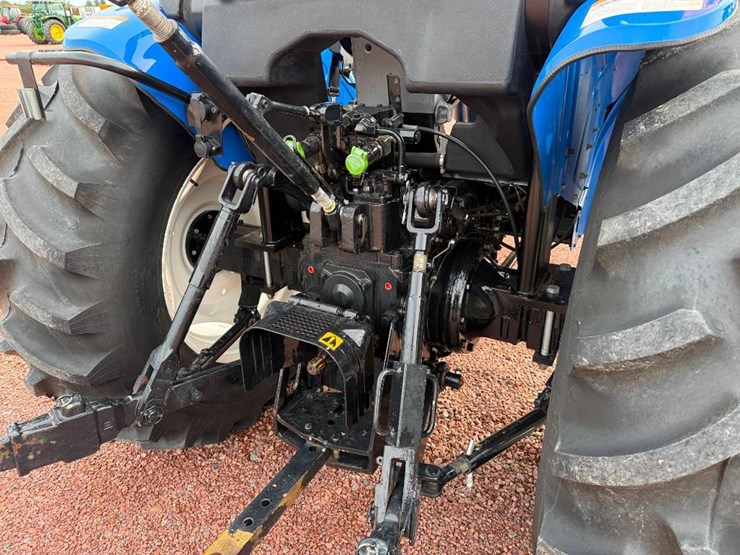 new-holland-tn60a-image-35