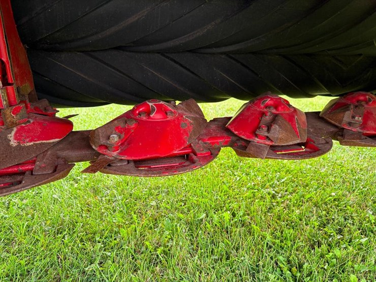 2013-new-holland-h7460-image-33