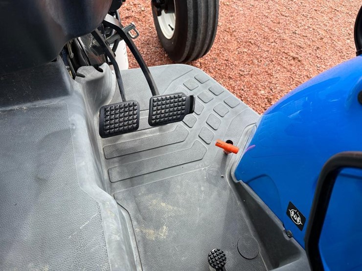 new-holland-tn60a-image-65