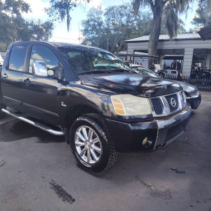 2004 NISSAN TITAN