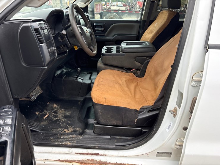 2016-chevrolet-3500-image-15