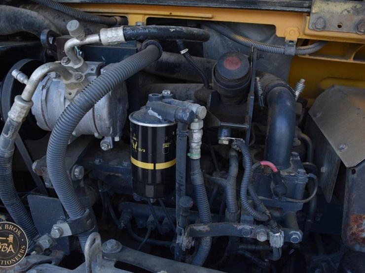 2010-komatsu-pc88mr-8-image-59
