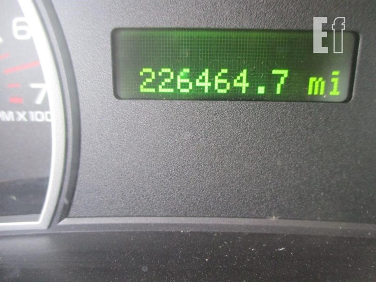 2010-ford-explorer-xlt-image-19