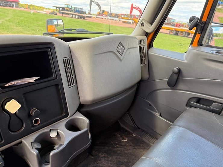 international-durastar-4300-image-49