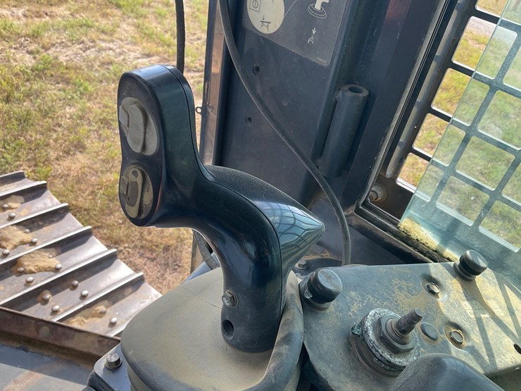 2012-deere-650j-image-22