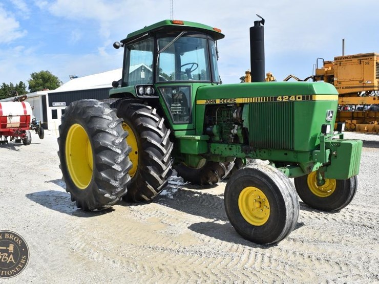 john-deere-4240-image-10