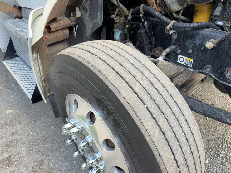 2015-kenworth-t370-image-12