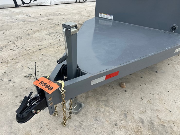 #5598-•-unused-x-star-990-gallon-fuel-trailer-image-9