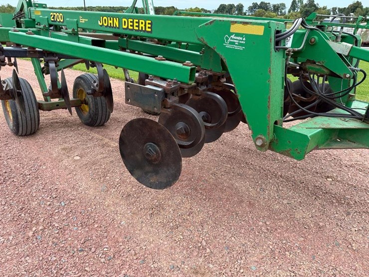 john-deere-2700-image-19
