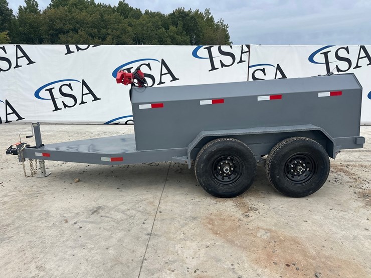 #5598-•-unused-x-star-990-gallon-fuel-trailer-image-2