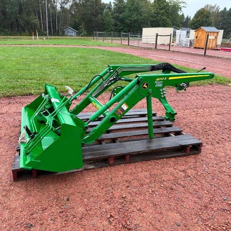 2022 JOHN DEERE 400E