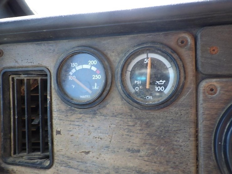 1995-freightliner-flb-t/a-truck-tractor-image-40