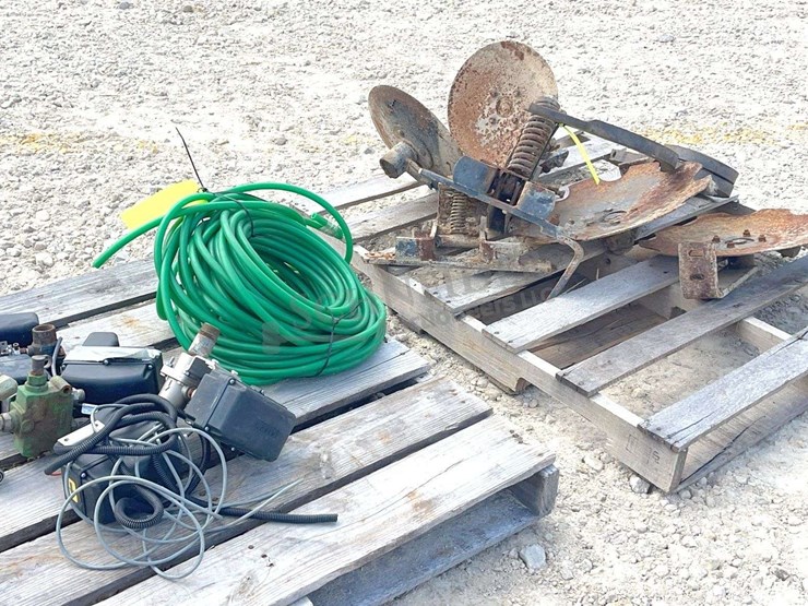 group-of-anhydrous-applicator-parts-image-1