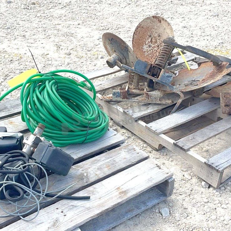 Group of anhydrous applicator parts