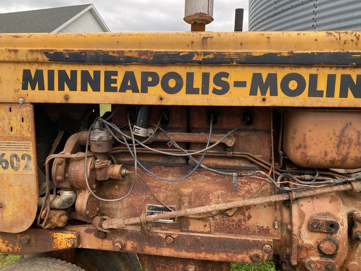 minneapolis-moline-m602-image-17