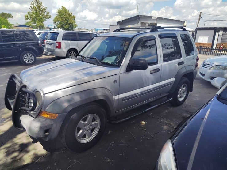 2005-jeep-liberty-image-2