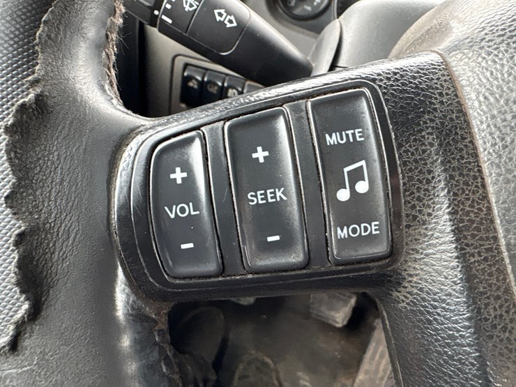 2015-peterbilt-567-image-66