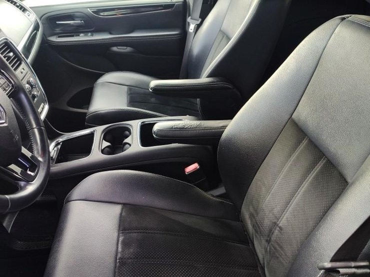 2014-dodge-grand-caravan-image-6