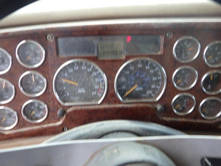 2007-mack-cv713-granite-5-axle-dump-truck-image-49