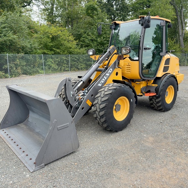 2021 VOLVO L20H