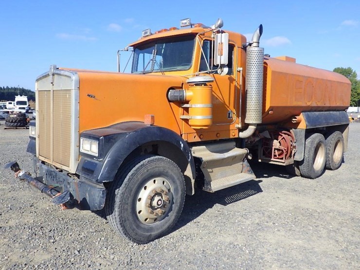 1985-kenworth-w900-image-1