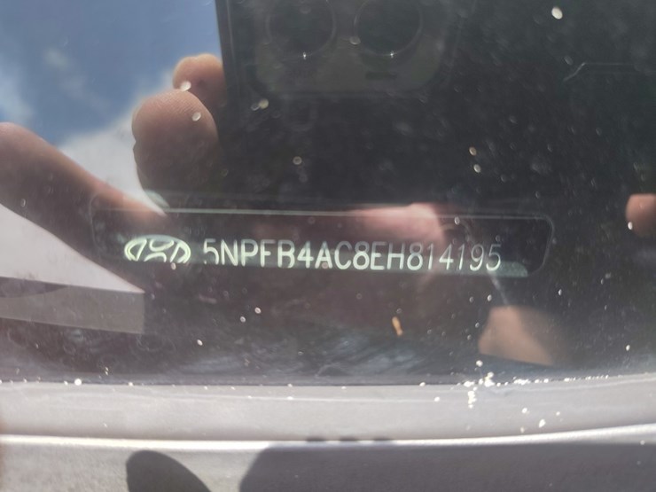 2014-hyundai-sonata-runs/moves-gls-image-10