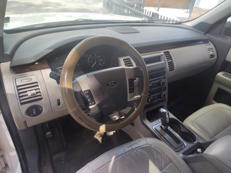 2011-ford-flex-image-7