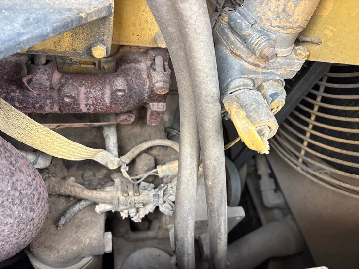 caterpillar-d5m-lgp-image-42