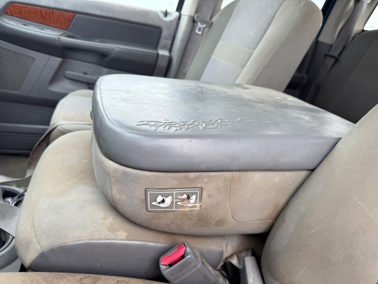 2006-dodge-3500-image-44