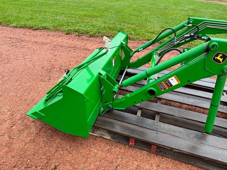 2022-john-deere-400e-image-9