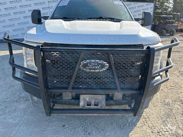 2021-ford-f450-image-36