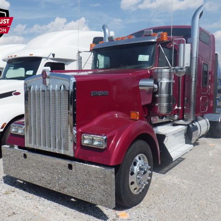 2023 KENWORTH W900L