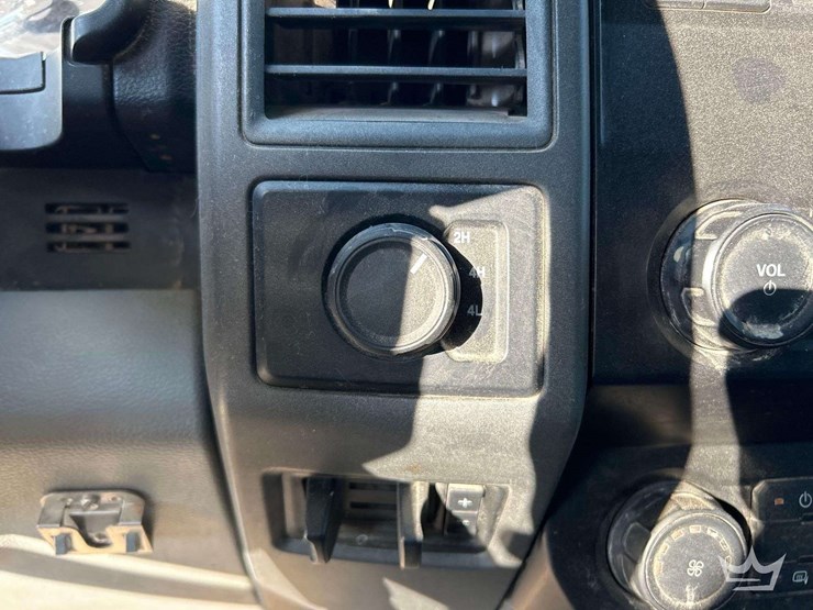 2021-ford-f450-image-17