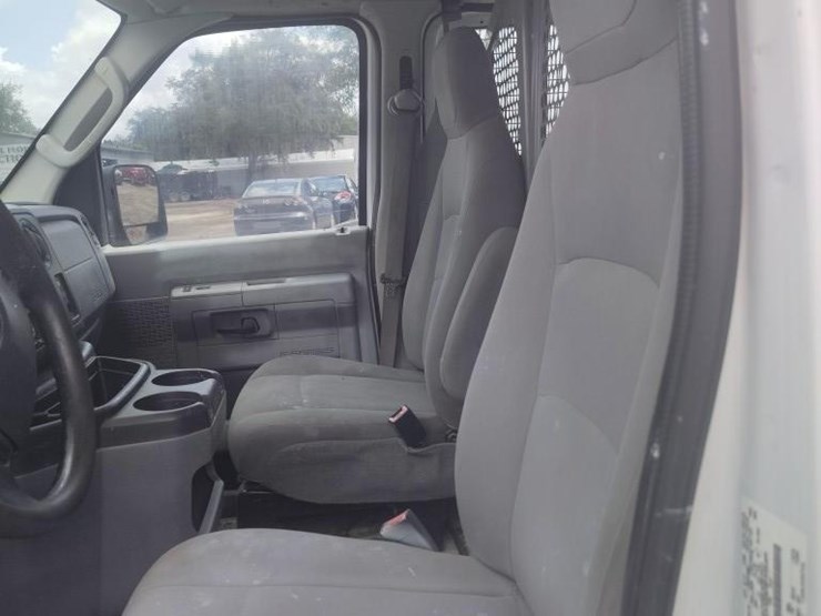 2013-ford-e-series-runs/moves-e-250-image-5