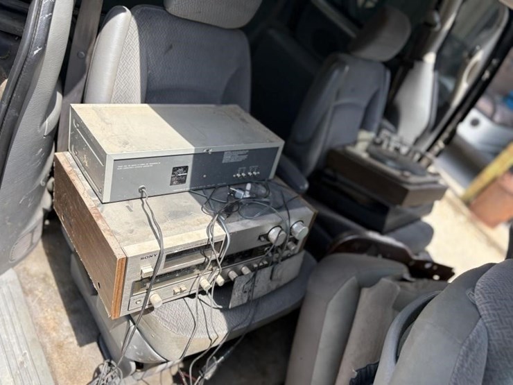 2005-dodge-grand-caravan-sxt-image-16