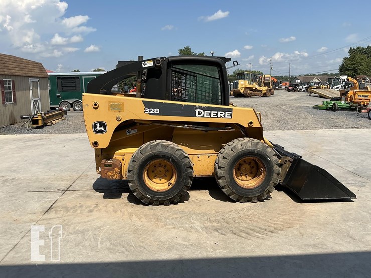 2006-deere-328-image-5