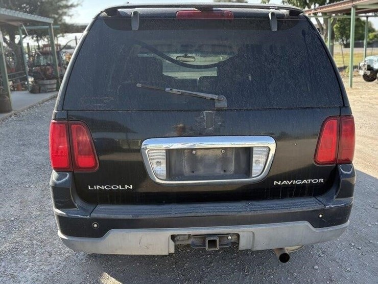2003-lincoln-navigator-image-3